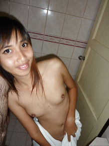 Oriental actress Ae spends some time naked in the shower