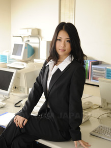 Hot Asian secretary Satomi Suzuki flashes panty upskirt & cleavage at work