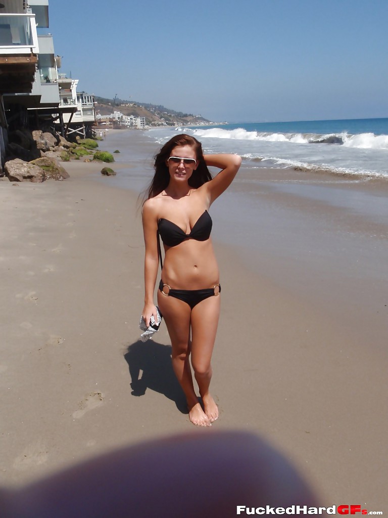 Enticing amateur teen Whitney has some fun at the beach with her pic